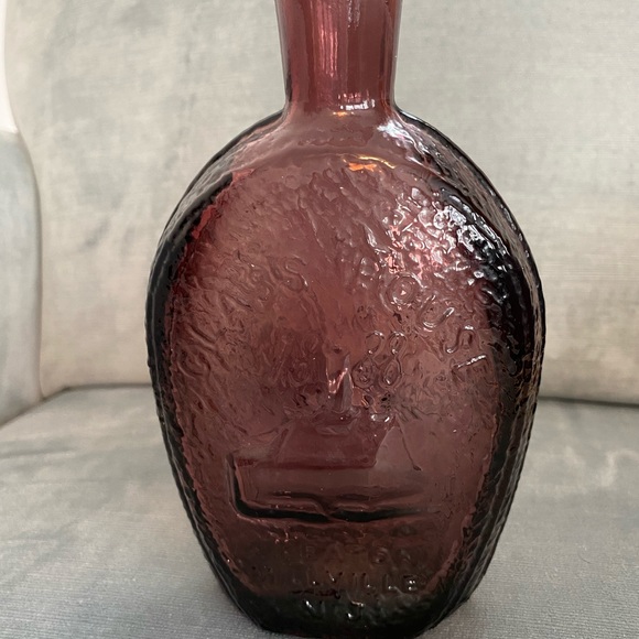 Vintage Wheaton, NJ, Benjamin Franklin, 1888 Glass House Decanter plum - Picture 5 of 7